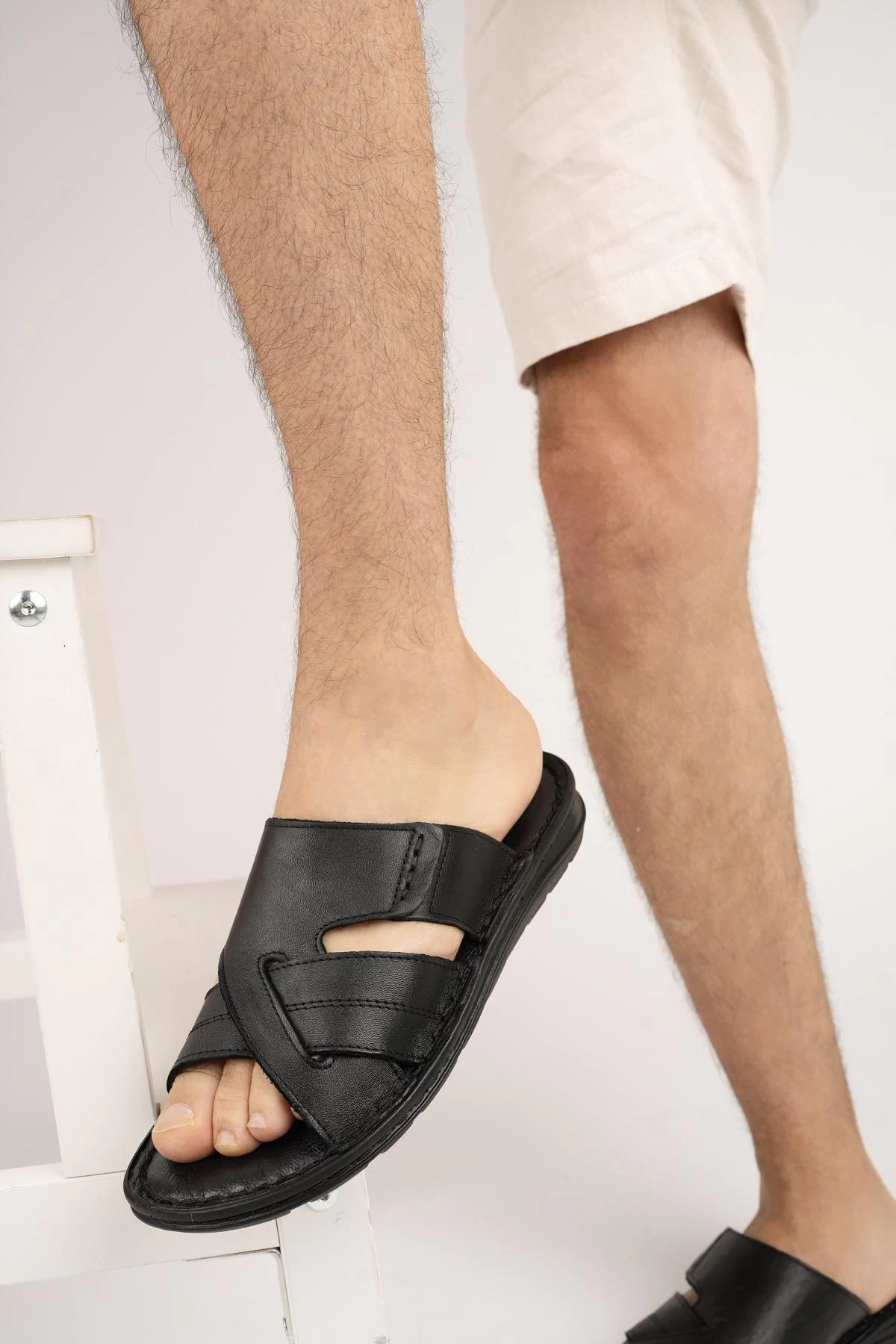 Muggo Pantolette - Schwarz - Flacher Absatz Herren Pantolette 754029005 1 Muggo Pantolette - Schwarz - Flacher Absatz Herren Pantolette 754029005