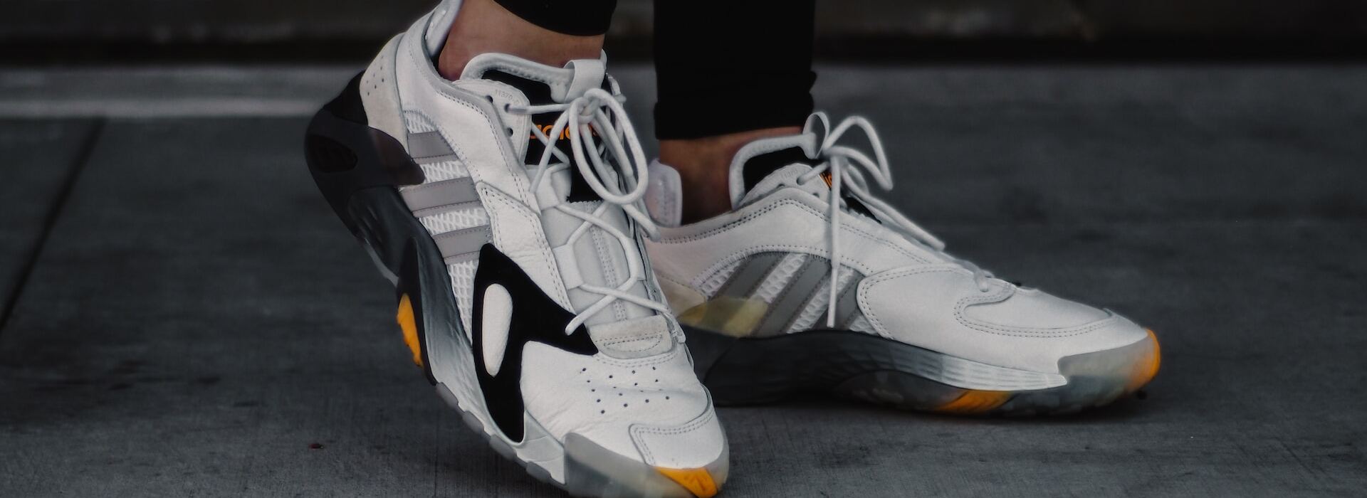 Boutique-Schuhgeschäft -Boutique-Schuhgeschäft charles etoroma X8eLYrLuDZ8 unsplash 1